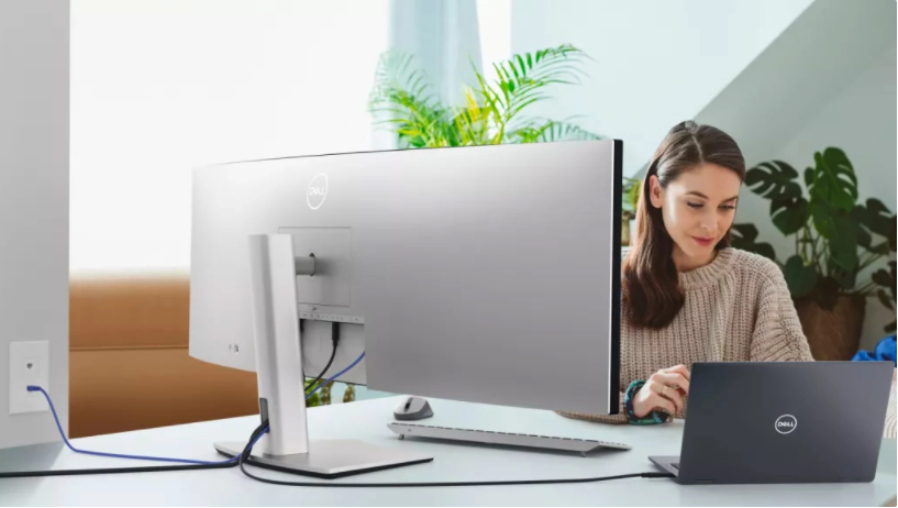 戴尔推出UltraSharp 49曲面显示器 可充当USB-C集线器